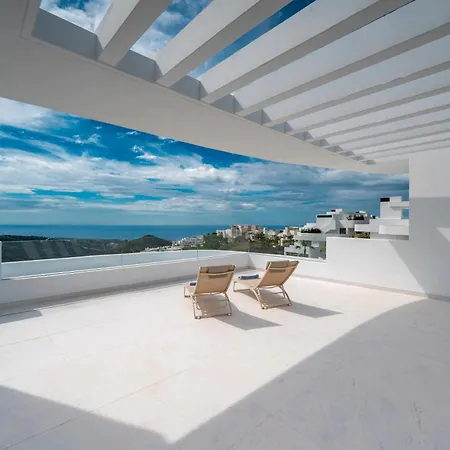 Penthouse Sur Les Hauteurs Marbella Apartment
